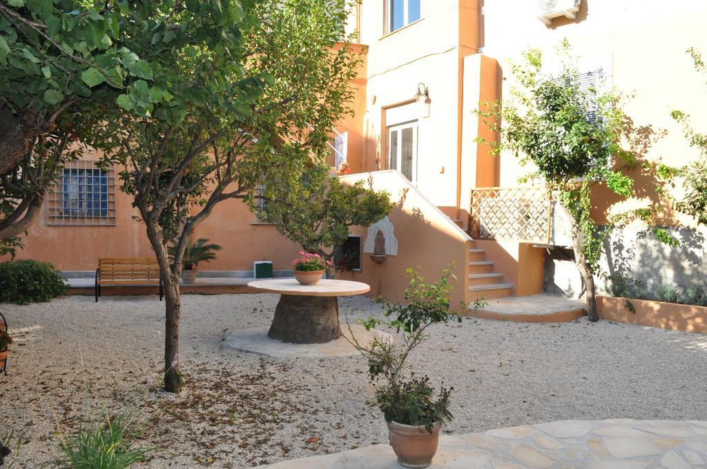 Il Giardinetto Guest House Civitavecchia Luaran gambar
